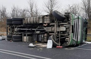 Freiwillige Feuerwehr Selfkant: FW Selfkant: LKW auf der B56n umgekippt