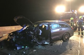 Kreisfeuerwehrverband Calw e.V.: KFV-CW: Schwerer Verkehrsunfall auf den Nagolder Viadukt - Ein Toter und vier Schwerverletzte