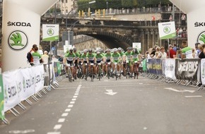 Skoda Auto Deutschland GmbH: Radrennen vor historischer Kulisse: SKODA mobilisiert das Velorace Dresden (FOTO)