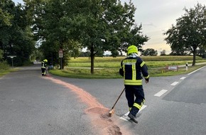 Feuerwehr Flotwedel: FW Flotwedel: Praxisnahe Ausbildung: Jugendfeuerwehr Eicklingen erhält Einblick in die Arbeit der Einsatzabteilung - Realeinsatz während Übung erfolgreich abgearbeitet