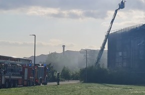 Feuerwehr Dortmund: FW-DO: Feuer in einer alten Industrieruine