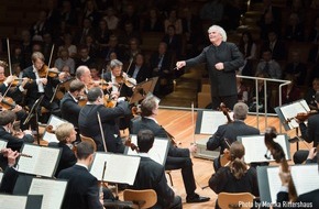 Panasonic Deutschland: Kooperation mit den Berliner Philharmonikern / Panasonic kooperiert mit den Berliner Philharmonikern bei der Entwicklung von Technologien für die Wiedergabe einer authentischen Konzerthallenatmosphäre