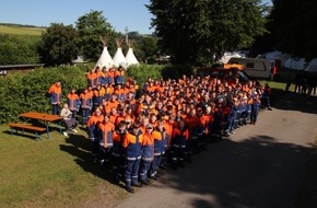 Feuerwehr Kirchhundem&nbsp;: FW-OE: Kreisjugendfeuerwehr tagte in Kirchhundem Bernd Koch f&uuml;r weitere sechs Jahre als Kreisjugendfeuerwehrwart best&auml;tigt