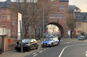 Polizeidirektion Worms: POL-PDWO: Worms - Gegen Ampel gefahren