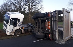 Polizeiinspektion Lüneburg/Lüchow-Dannenberg/Uelzen: POL-LG: ++ "Straßenglätte am Morgen" - mehrere Verkehrsunfälle - Pkw kollidiert mit Baum - Sattelschlepper verunfallt ++ Taschendiebe greifen zu ++ "Heck bricht aus" ++