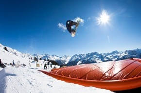 Zillertal Arena: ShredSchool in der Zillertal Arena: Ästhetiker helfen Nachwuchs auf die Sprünge - BILD