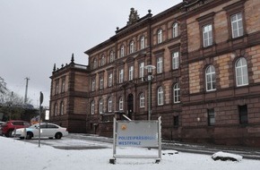 Polizeipräsidium Westpfalz: POL-PPWP: Schneefall sorgt für Verkehrsunfälle in der Westpfalz