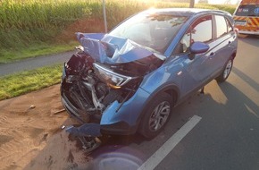 Polizeiinspektion Cuxhaven: POL-CUX: Gefährlicher Eingriff in den Straßenverkehr/Unfallflucht/Fahren unter Drogeneinfluss/Mehrere Motorradunfälle/Unfall mit drei Fahrzeugen/Schwelbrand in Keller/Motorradfahrer kommt von Fahrbahn ab