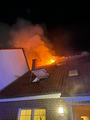 FW-Schermbeck: Dachstuhlbrand in Schermbeck