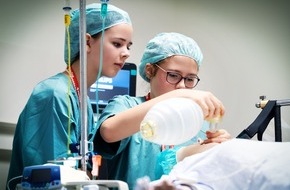 Helios Gesundheit: Diagnose "Beruf": Erfolgreicher Azubi-Tag im Helios Klinikum Berlin-Buch