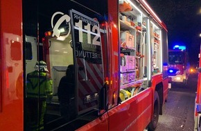 Feuerwehr Oberhausen: FW-OB: Auffahrunfall auf der A3 mit einer eingeklemmten Person