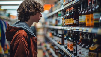 Sucht Schweiz / Addiction Suisse / Dipendenze Svizzera: Protection de la jeunesse et vente d'alcool : une nouvelle étude identifie les mesures qui font la différence