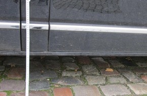Polizeidirektion Flensburg: POL-FL: Verkehrsunfallflucht auf Markant-Parkplatz in der Marktstraße, gesucht wird der Fahrer/die Fahrerin eines roten PKW