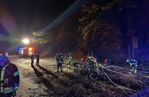 Feuerwehr Schermbeck: FW-Schermbeck: N&auml;chtlicher Sturmschaden