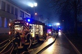 Feuerwehr Haan: FW-HAAN: Großbrand an der Böttinger Straße