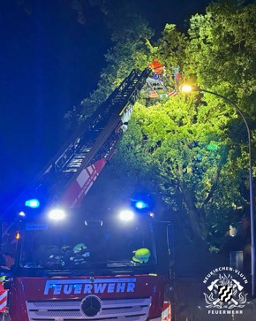 FW Neukirchen-Vluyn: Nach Hitzewelle: Gewitterfront l&ouml;st Vollalarm bei der Feuerwehr Neukirchen-Vluyn aus