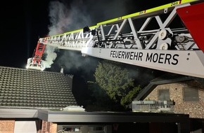 Feuerwehr Moers: FW Moers: Kaminbrand beschäftigt Feuerwehr Moers am Donnerstagabend