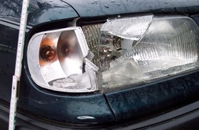 Polizeiinspektion Hameln-Pyrmont/Holzminden: POL-HOL: Wer hat Unfallflucht beobachtet? -Skoda offensichtlich beim Rückwärtsfahren beschädigt -Wieder Rangierbeschädigungen auf einem Parkplatz: