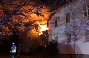 Feuerwehr und Rettungsdienst Bonn: FW-BN: Fünf Verletzte Personen nach nächtlichen Wohnungsbrand im Stadtteil Pennenfeld