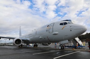 PIZ Ausrüstung, Informationstechnik und Nutzung: Schnelle und effiziente Beschaffung: Erster Seefernaufklärer P-8A Poseidon an die Bundeswehr übergeben