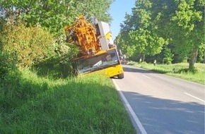 Polizeiinspektion Verden / Osterholz: POL-VER: +Unfall auf A1++Vollsperrung der K9 nach Unfall++Lkw fl&uuml;chtet nach Unfall auf A1++Zwei Verletzte bei Unfall+