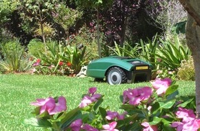 Hans Rumsauer GmbH: Der Trend der neuen Gartensaison: Roboter-Rasenmäher (mit Bild)