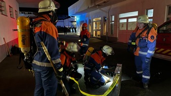 Freiwillige Feuerwehr Menden: FW Menden: Unsere Jugendfeuerwehr 24 Stunden in Action