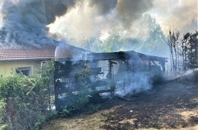 Landespolizeiinspektion Nordhausen: LPI-NDH: Carport in Brand - Flammen greifen teilweise auf Wohnhaus über
