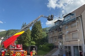 Feuerwehr Plettenberg: FW-PL: Ortsteil Stadtmitte - Brand in Dachgaube