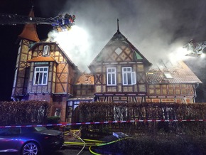 FW-ROW: Wohnhausbrand in Rotenburg - Gro&szlig;brand in der Nacht
