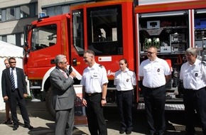 Deutscher Feuerwehrverband e. V. (DFV): Gauck: "Engagement ist nicht selbstverständlich!" / Bundespräsident lobt Einsatz der Ehrenamtlichen / Gespräch mit Kräften in Bonn