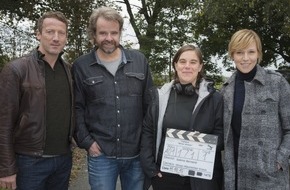 NDR / Das Erste: Drehstart für den nächsten "Tatort" mit Wotan Wilke Möhring und Franziska Weisz - Gastauftritt für "AnnenMayKantereit"