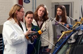 Ford-Werke GmbH: "Alles eine Frage der Technik": Am Girls' Day erleben Mädchen technische Berufe bei Ford