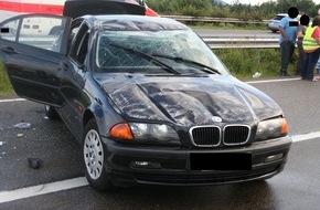 Polizeidirektion Kaiserslautern: POL-PDKL: A6/Kaiserslautern, Pkw überschlägt sich - Fahrerin schwer verletzt