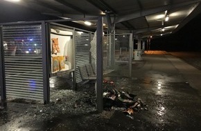Bundespolizeiinspektion Weil am Rhein: BPOLI-WEIL: Unbekannte setzen Mülltonne am Bahnhof Wiehre in Brand