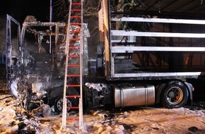 Polizei Düren: POL-DN: LKW-Fahrer rettet sich aus brennendem Führerhaus