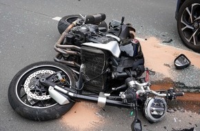 Feuerwehr Ennepetal: FW-EN: Schwerer Motorradunfall: Motorrad kollidiert mit PKW