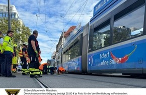 Feuerwehr München: FW-M: Tram entgleist (Ludwigsvorstadt)