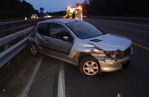 Polizeidirektion Kaiserslautern: POL-PDKL: A6/Kaiserslautern, Nach Fahrstreifenwechsel Pkw gerammt