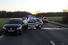 Polizei Düren: POL-DN: Fünf beteiligte Fahrzeuge bei Unfall auf L264