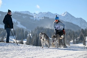 4.000 Besucher bei Schlittenhunde-Weltcup in Unterjoch - Spektakel im Allgäu sorgt für Begeisterung bei Mensch und Tier