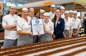 REKORD-INSTITUT für DEUTSCHLAND: Weltrekord-Backwerk zum Jubiläum – Rheinpark-Hausbäckerei produziert »längste Studentenschnitte« (319,55 Meter)