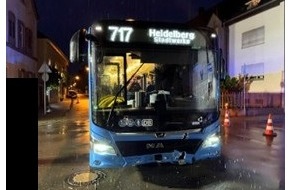 Polizeidirektion Ludwigshafen: POL-PDLU: Speyer - Unfall zwischen PKW und Linienbus
