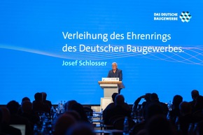 Josef Schlosser erhält Ehrenring des Deutschen Baugewerbes