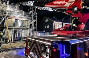 Feuerwehr Neuss: FW-NE: Dachstuhlbrand in Rohbau in Neuss-Derikum | Keine Personen verletzt