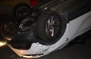 Polizei Hagen: POL-HA: Auto überschlägt sich bei Unfall