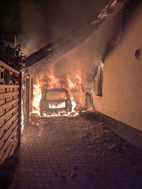 FW-EN: Wohnhausbrand in der Nacht