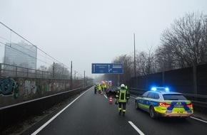 Feuerwehr Mülheim an der Ruhr: FW-MH: Verkehrsunfall auf der A40 Richtung Duisburg#fwmh