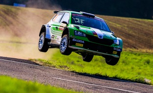 Skoda Auto Deutschland GmbH: Kreim vor Griebel: SKODA geht mit WRC 2-Doppelführung in den Finaltag der Rallye Deutschland