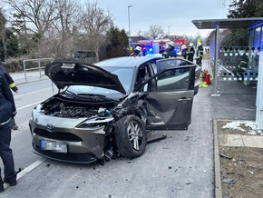 KFV Bodenseekreis: Verkehrsunfallserie mit 6 beteiligten Fahrzeugen